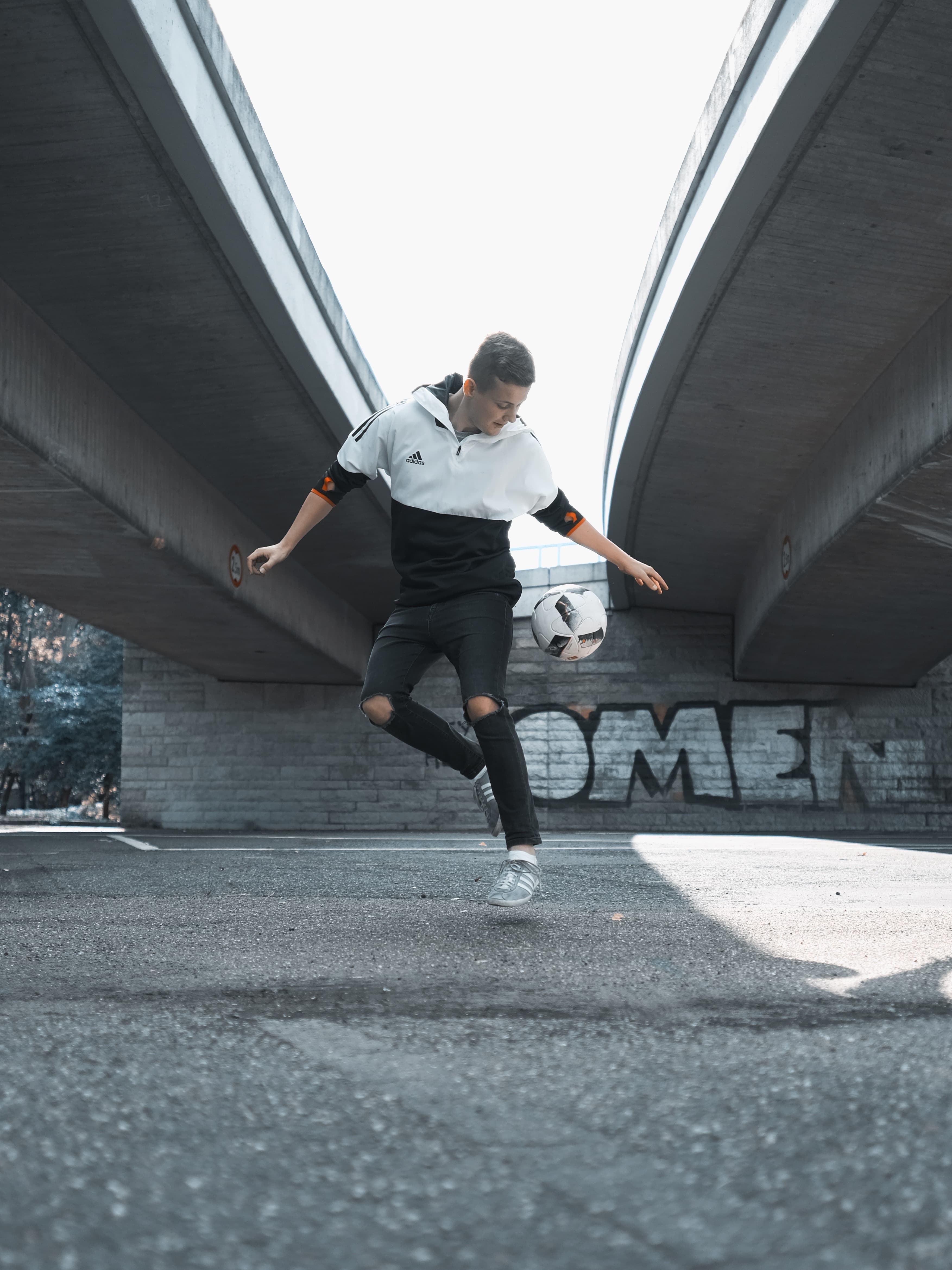 Corvin, Football-Freestyler aus Essen, Germany